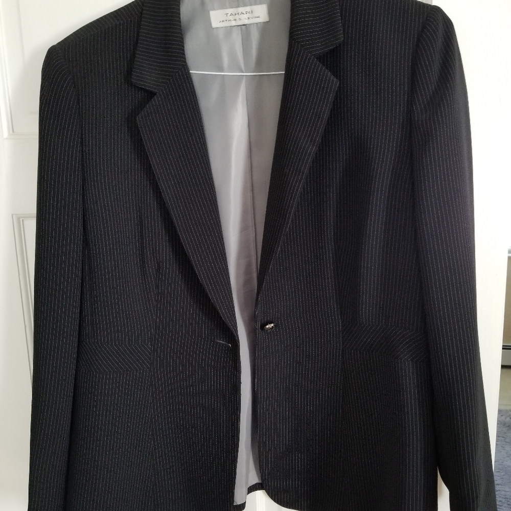 Ladies pant suit